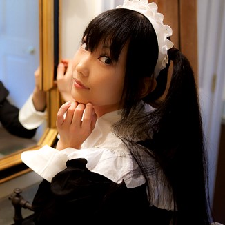 Cosplay Maid